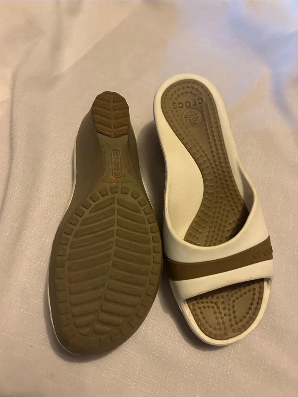 CROCS Women's White Slide Sandals with Brown Stripe - Picture 6 of 7